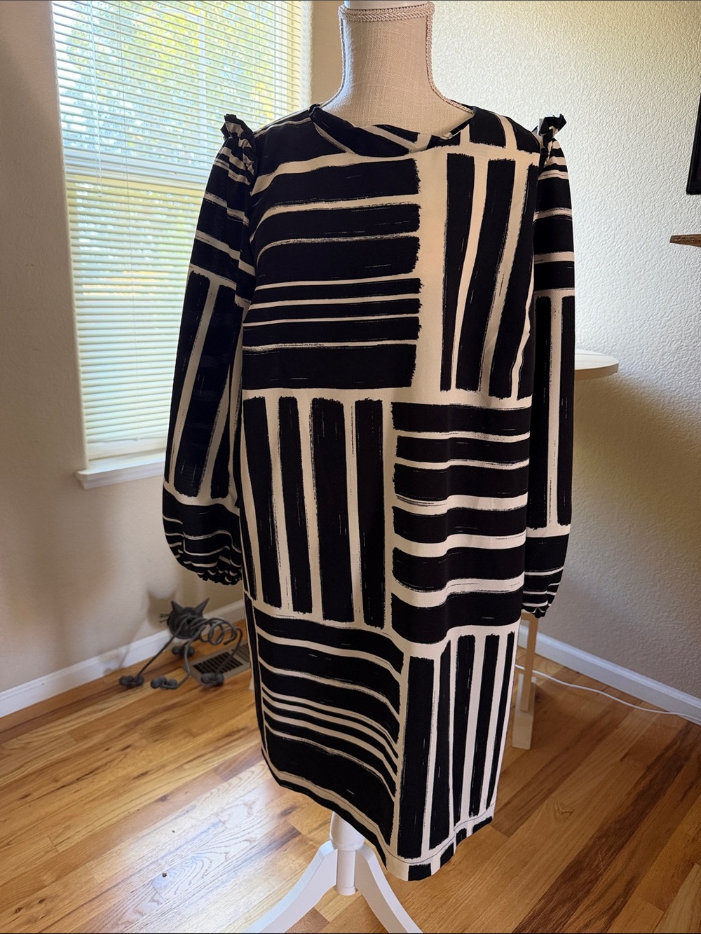 Eloquii Black and White Geometric Long Sleeve Shift Dress